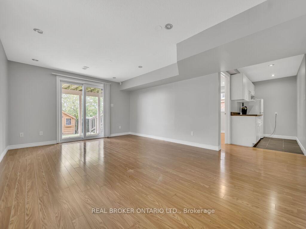 Photo 39 of 141 Hollyridge Crescent, Kitchener — HOMEH