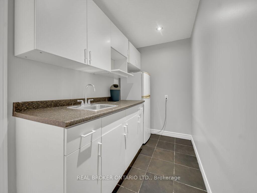 Photo 40 of 141 Hollyridge Crescent, Kitchener — HOMEH