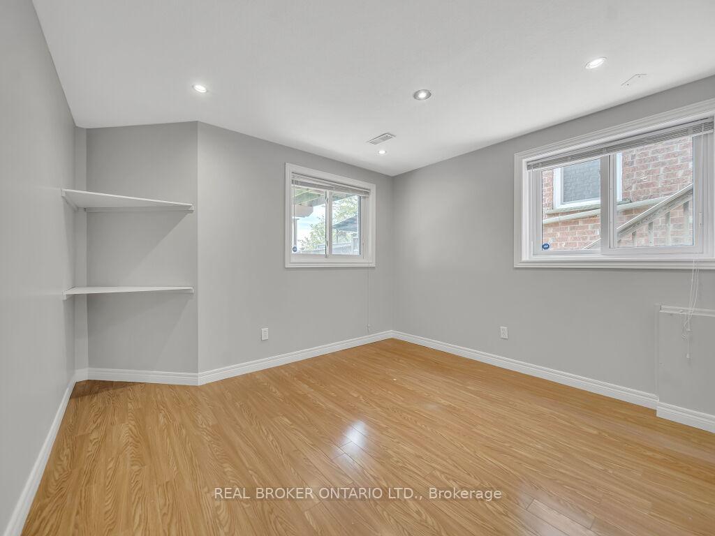 Photo 41 of 141 Hollyridge Crescent, Kitchener — HOMEH
