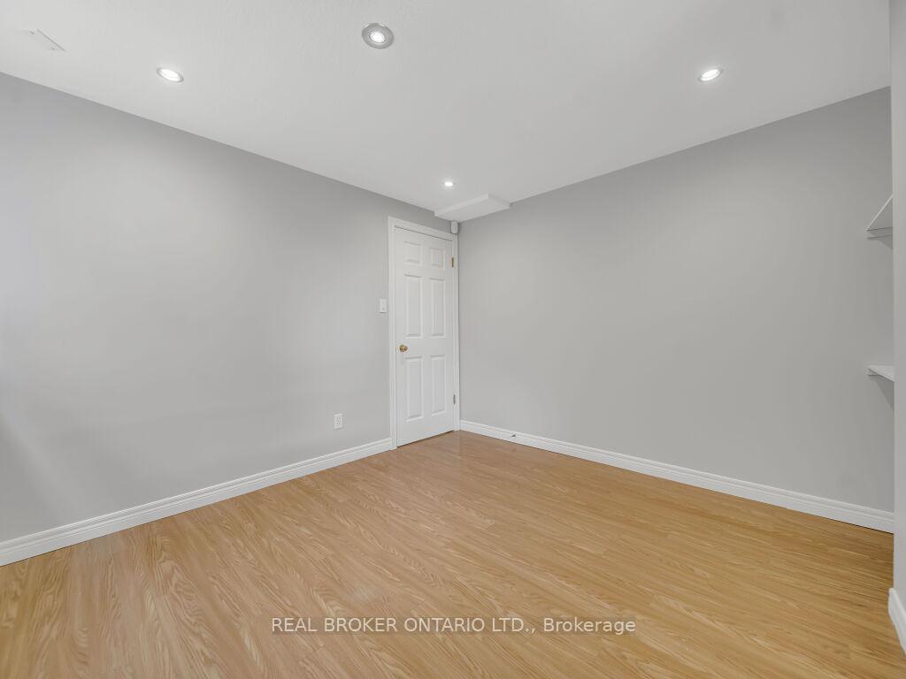 Photo 42 of 141 Hollyridge Crescent, Kitchener — HOMEH
