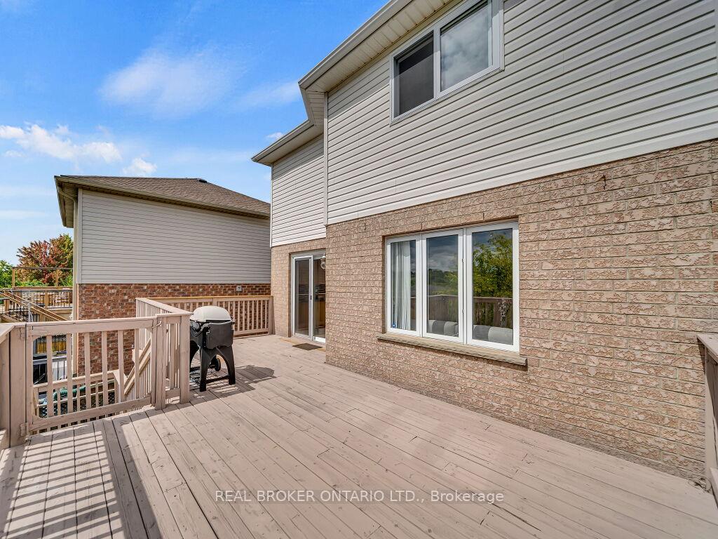 Photo 45 of 141 Hollyridge Crescent, Kitchener — HOMEH