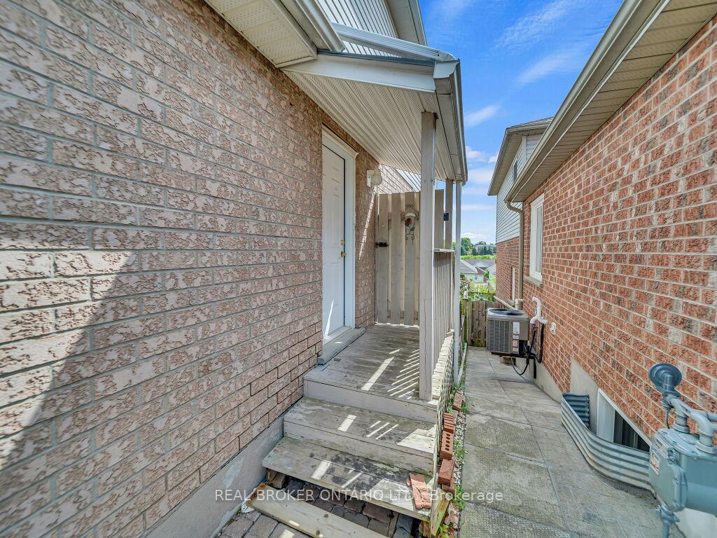 Photo 50 of 141 Hollyridge Crescent, Kitchener — HOMEH