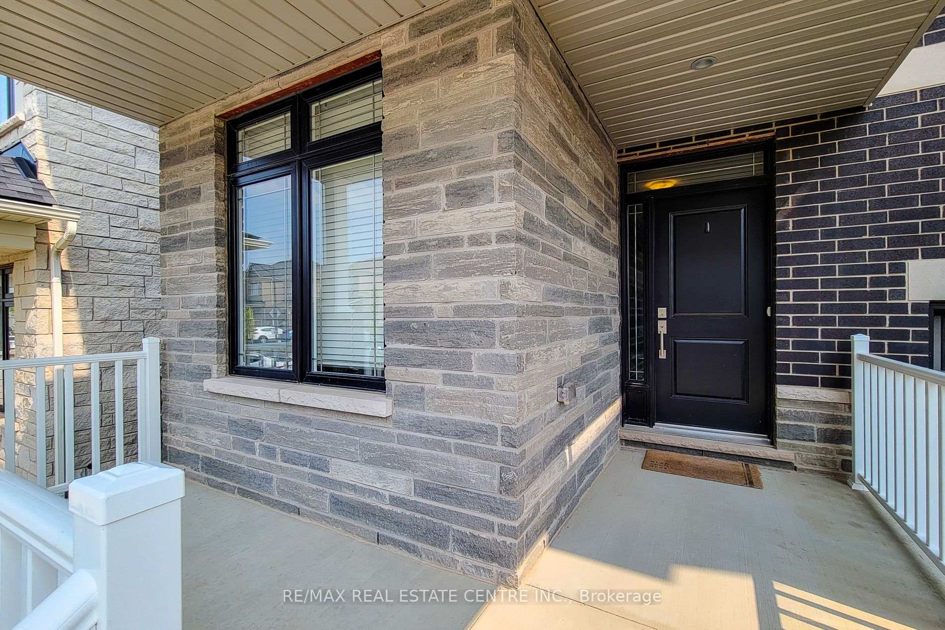 Photo 4 of 64 Great Falls Boulevard, Hamilton, Waterdown — HOMEH