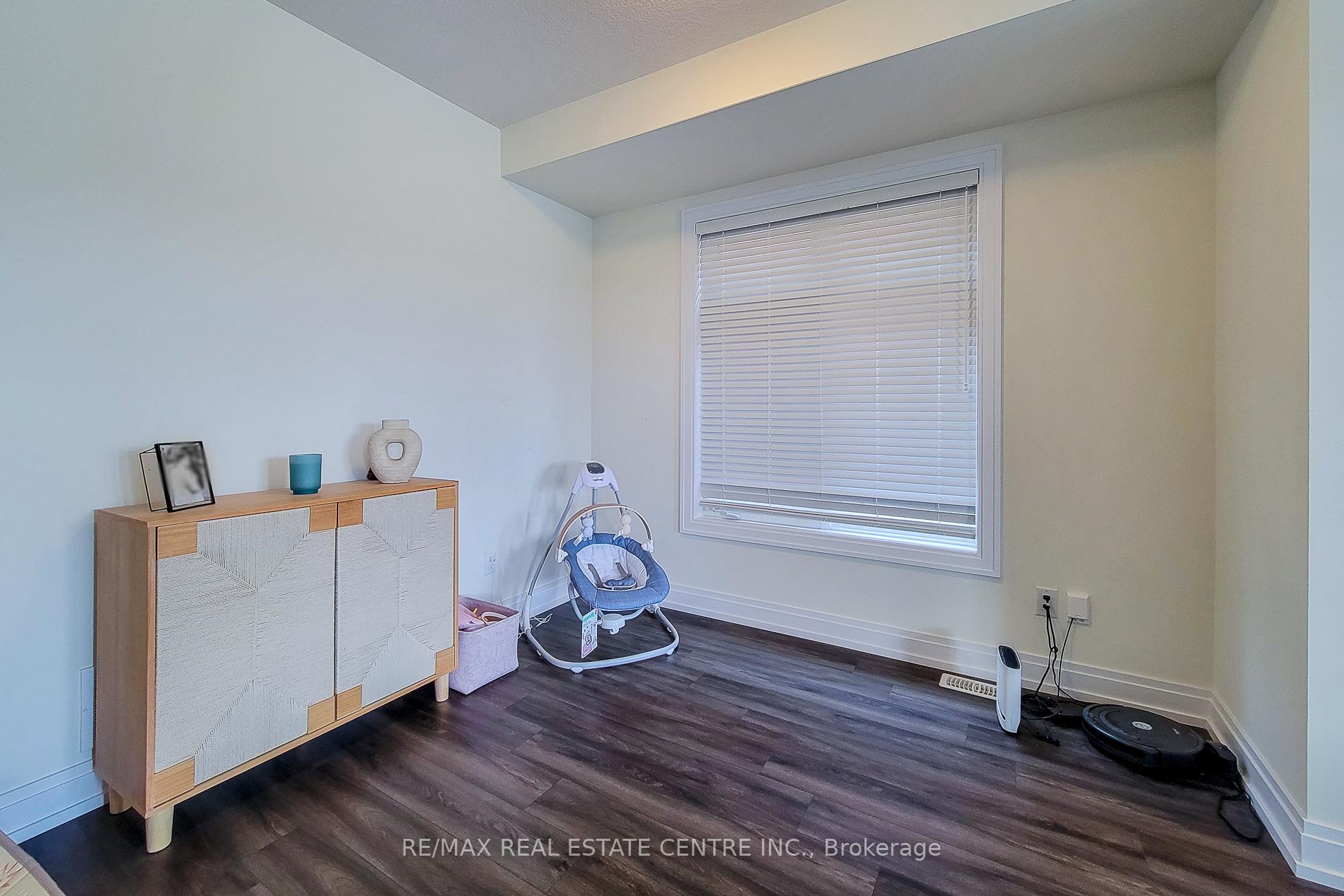 Photo 11 of 64 Great Falls Boulevard, Hamilton, Waterdown — HOMEH