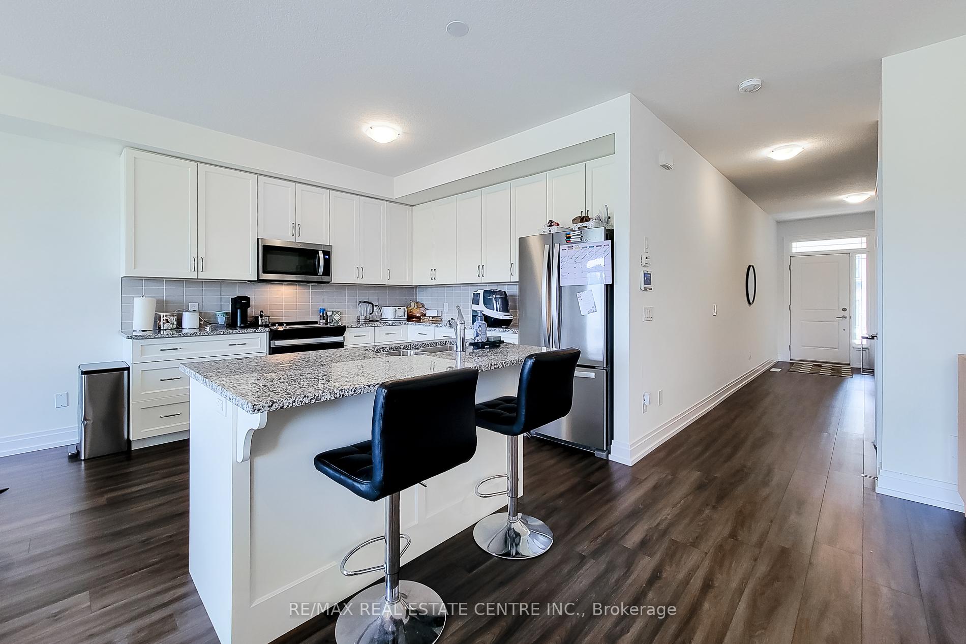 Photo 12 of 64 Great Falls Boulevard, Hamilton, Waterdown — HOMEH