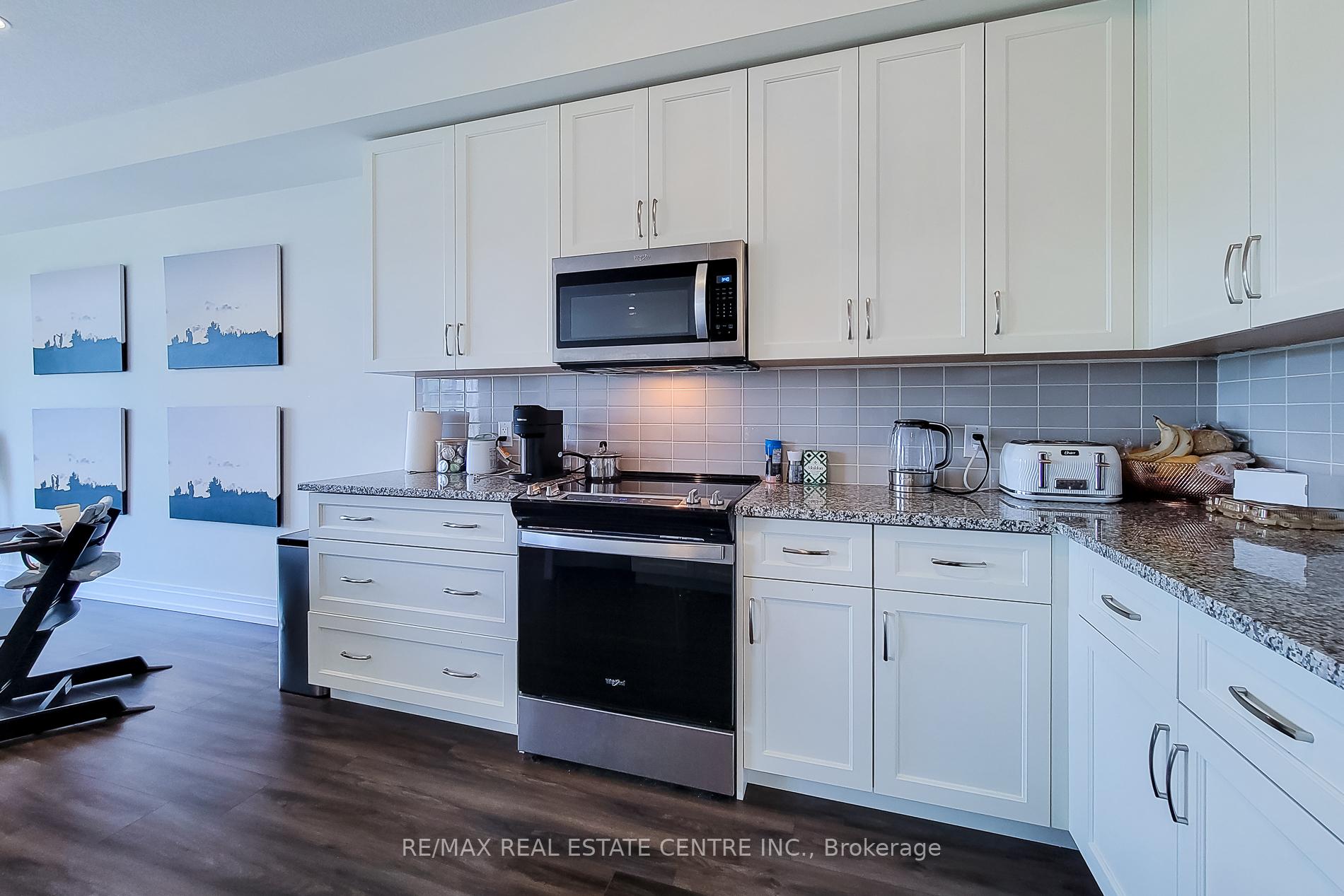Photo 13 of 64 Great Falls Boulevard, Hamilton, Waterdown — HOMEH