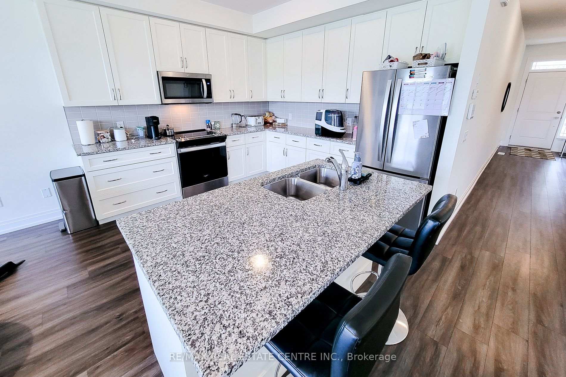 Photo 15 of 64 Great Falls Boulevard, Hamilton, Waterdown — HOMEH