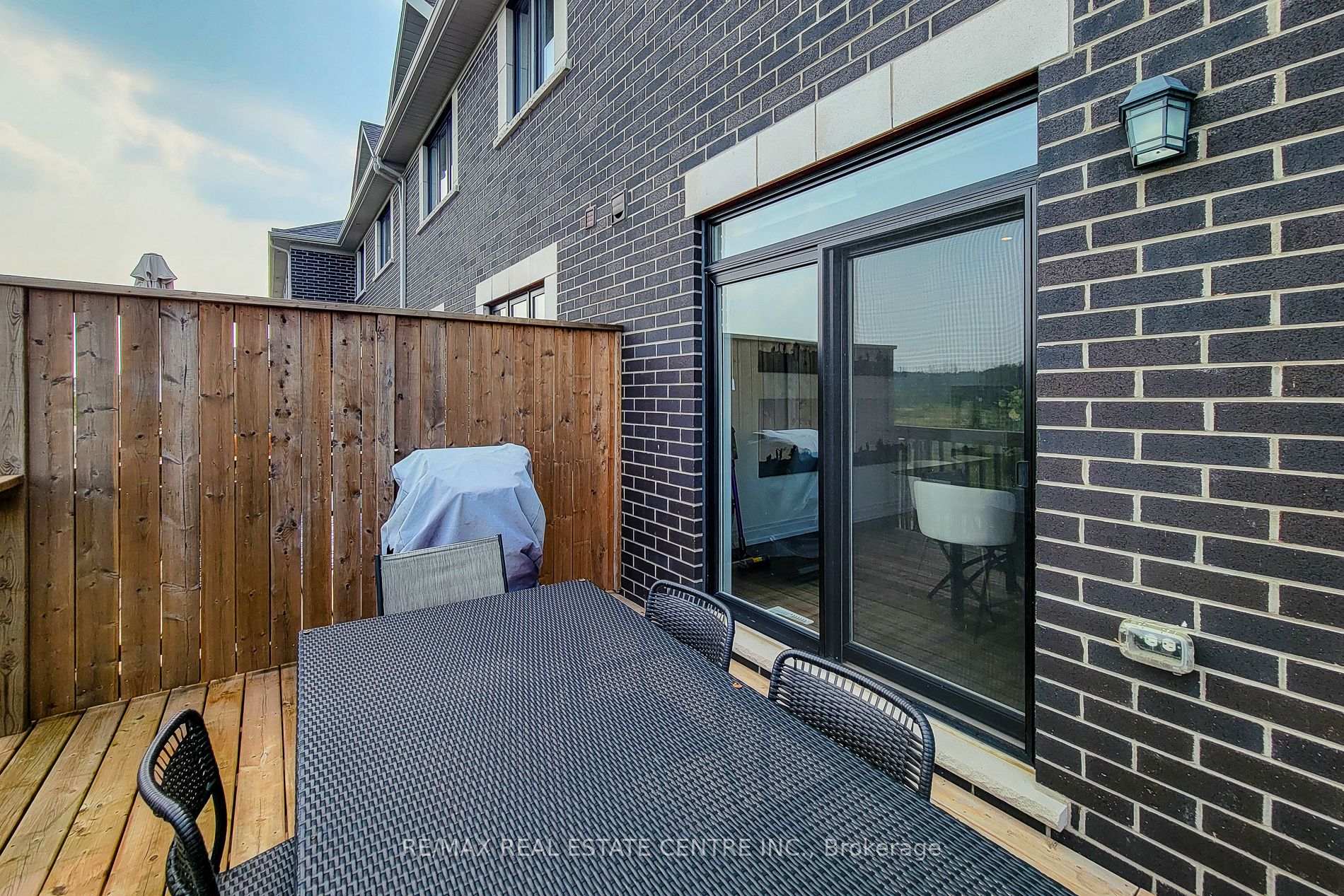 Photo 23 of 64 Great Falls Boulevard, Hamilton, Waterdown — HOMEH