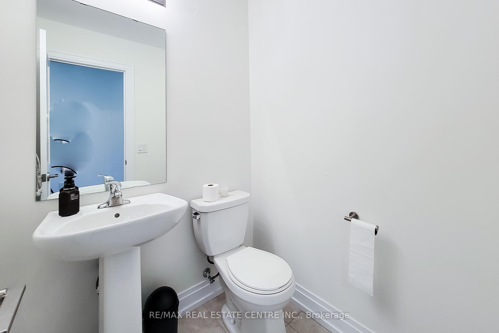 Photo 26 of 64 Great Falls Boulevard, Hamilton, Waterdown — HOMEH