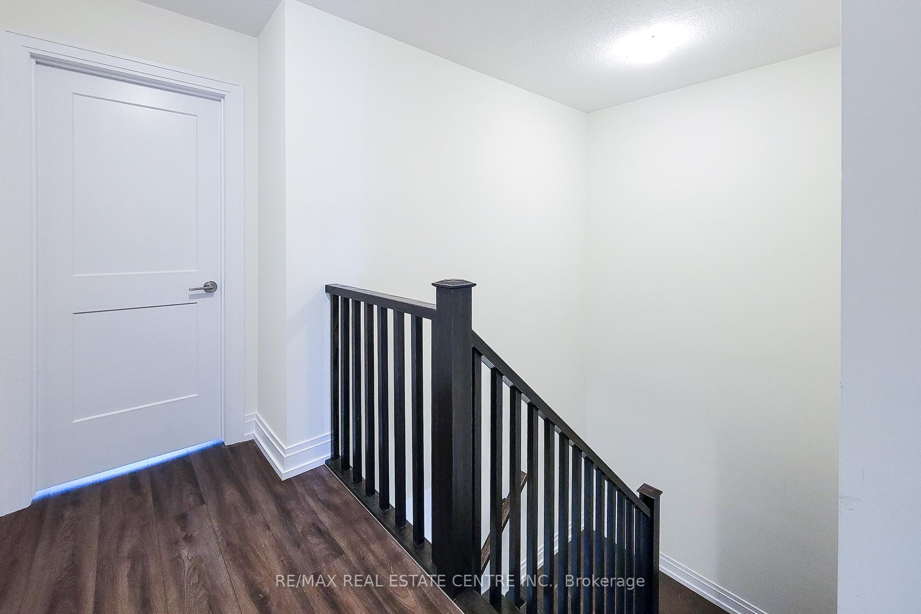 Photo 28 of 64 Great Falls Boulevard, Hamilton, Waterdown — HOMEH