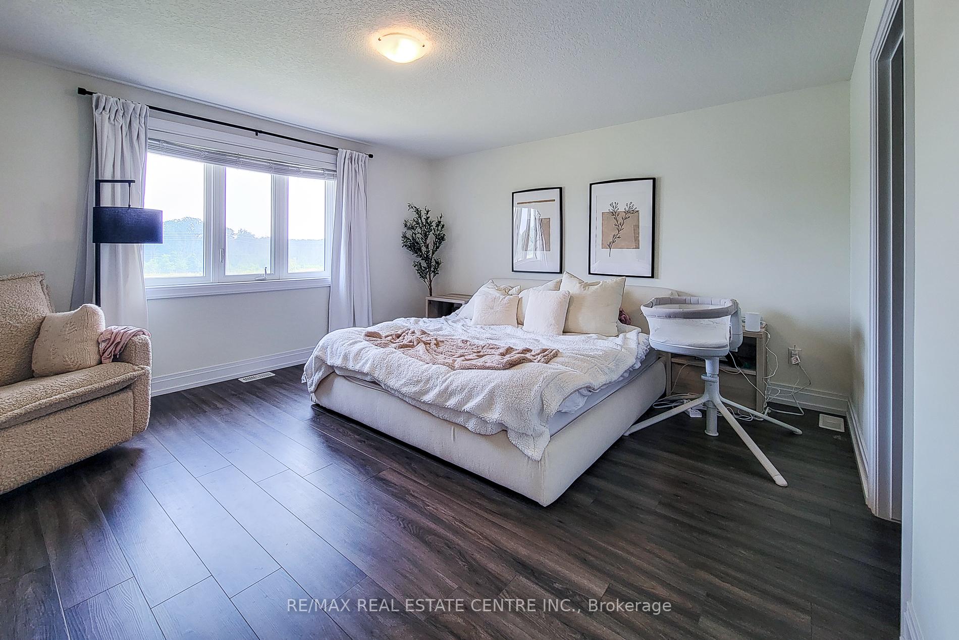 Photo 29 of 64 Great Falls Boulevard, Hamilton, Waterdown — HOMEH