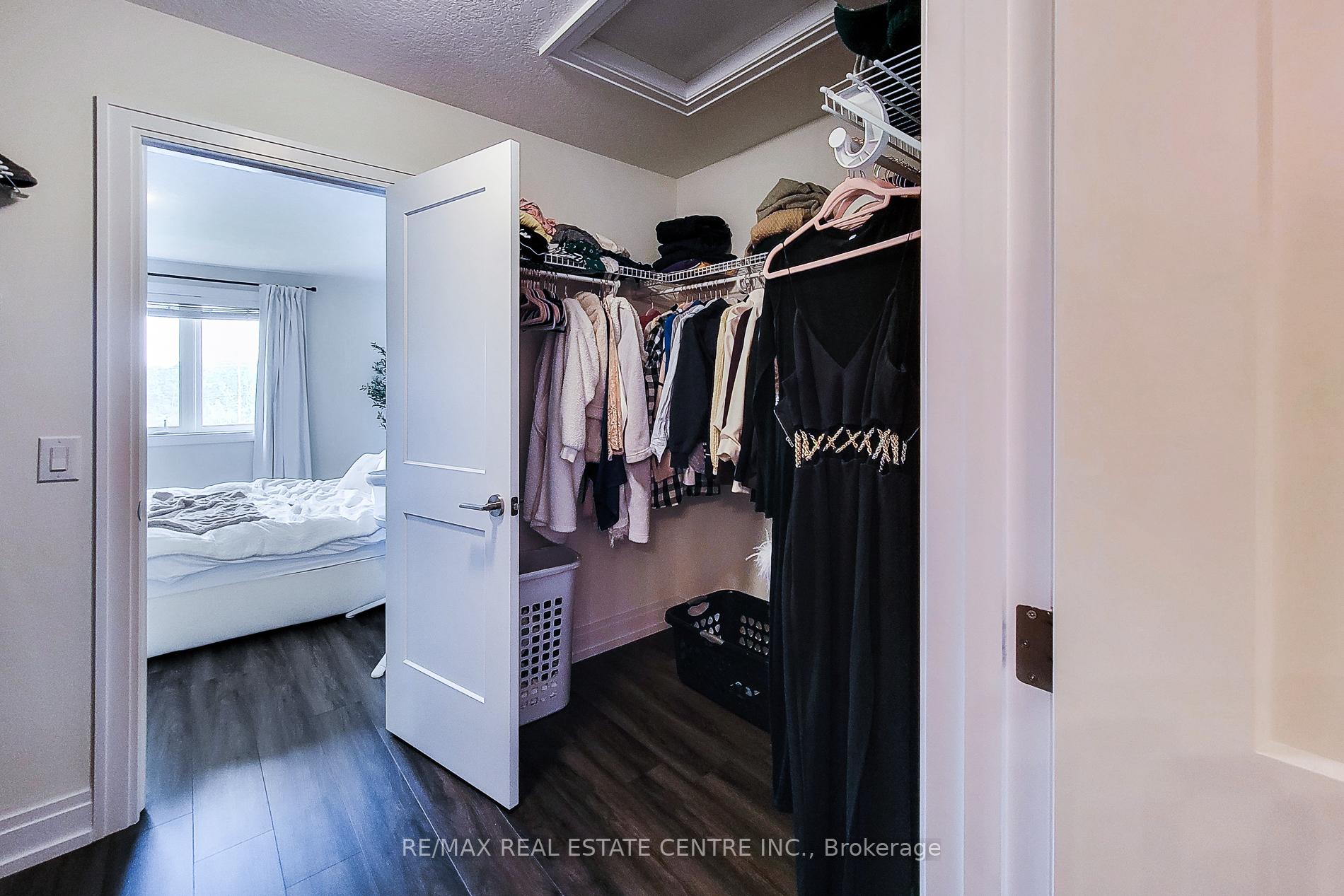 Photo 31 of 64 Great Falls Boulevard, Hamilton, Waterdown — HOMEH