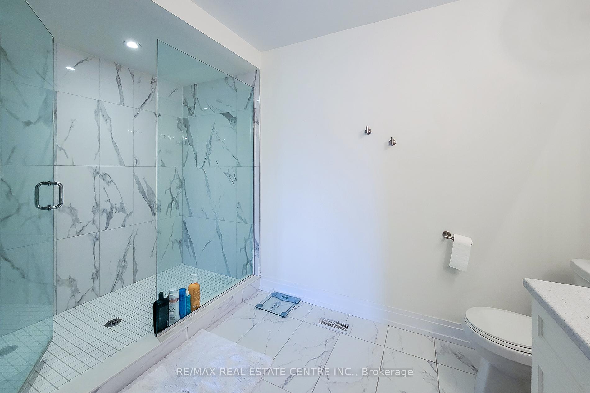 Photo 33 of 64 Great Falls Boulevard, Hamilton, Waterdown — HOMEH