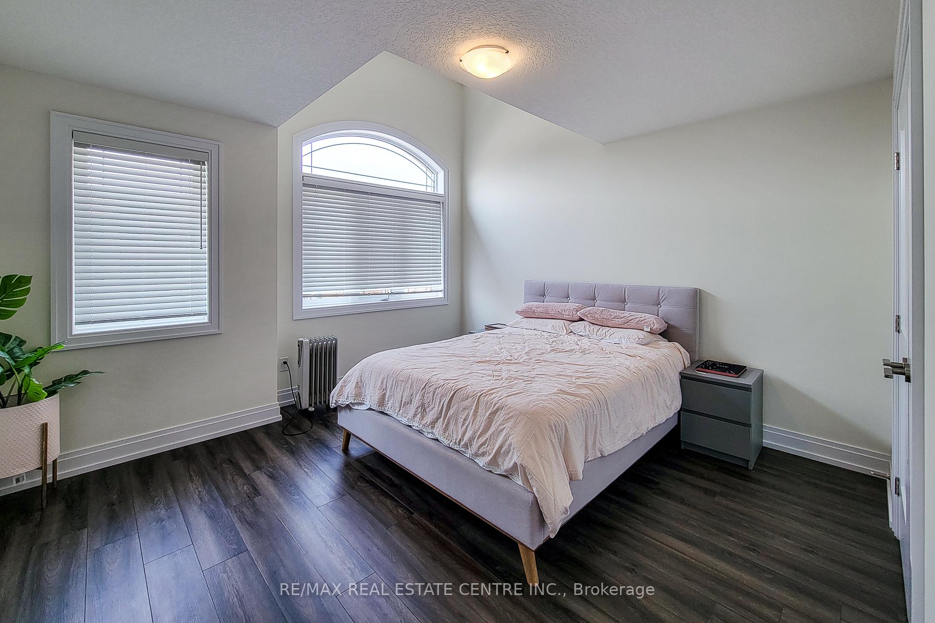 Photo 35 of 64 Great Falls Boulevard, Hamilton, Waterdown — HOMEH