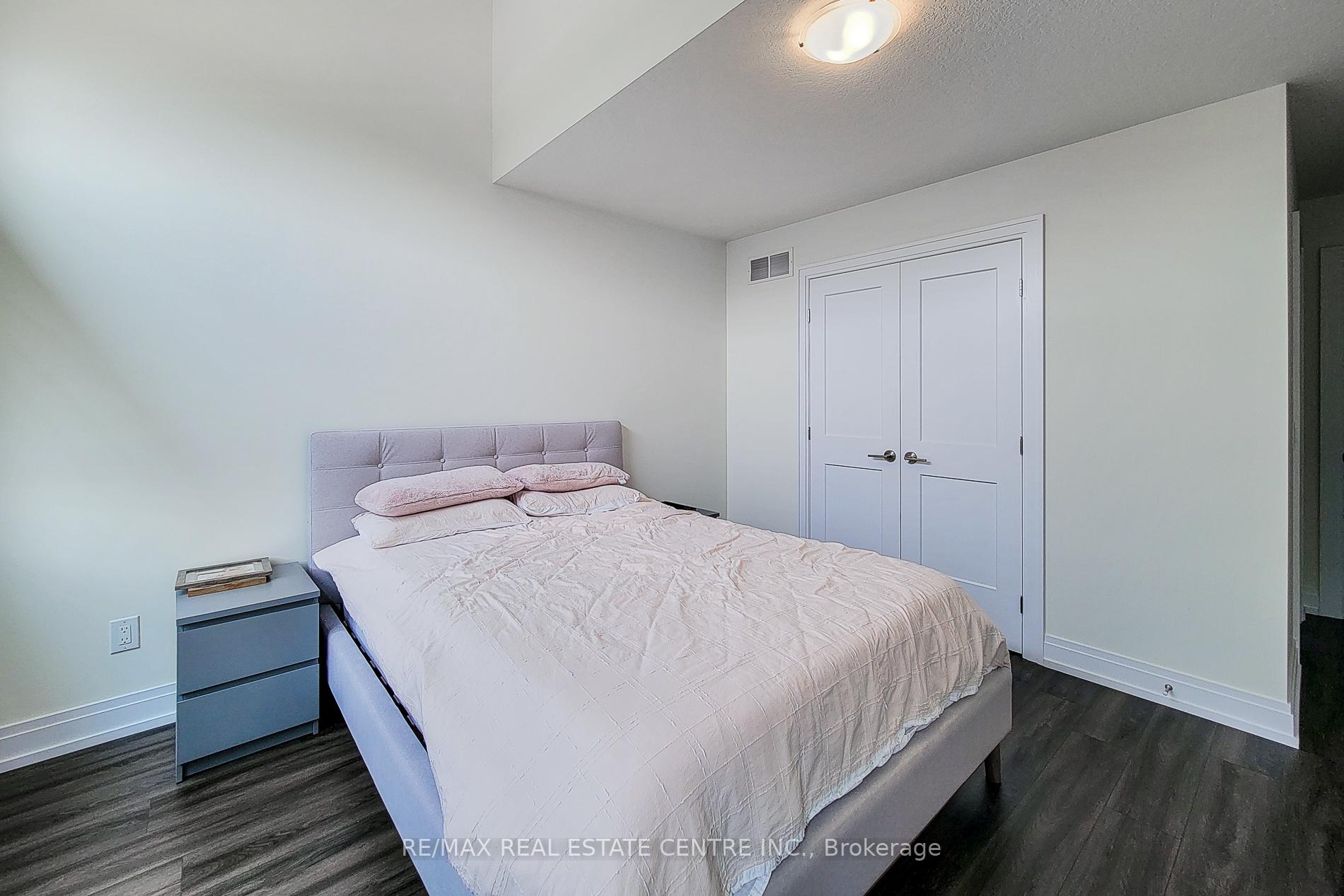 Photo 37 of 64 Great Falls Boulevard, Hamilton, Waterdown — HOMEH