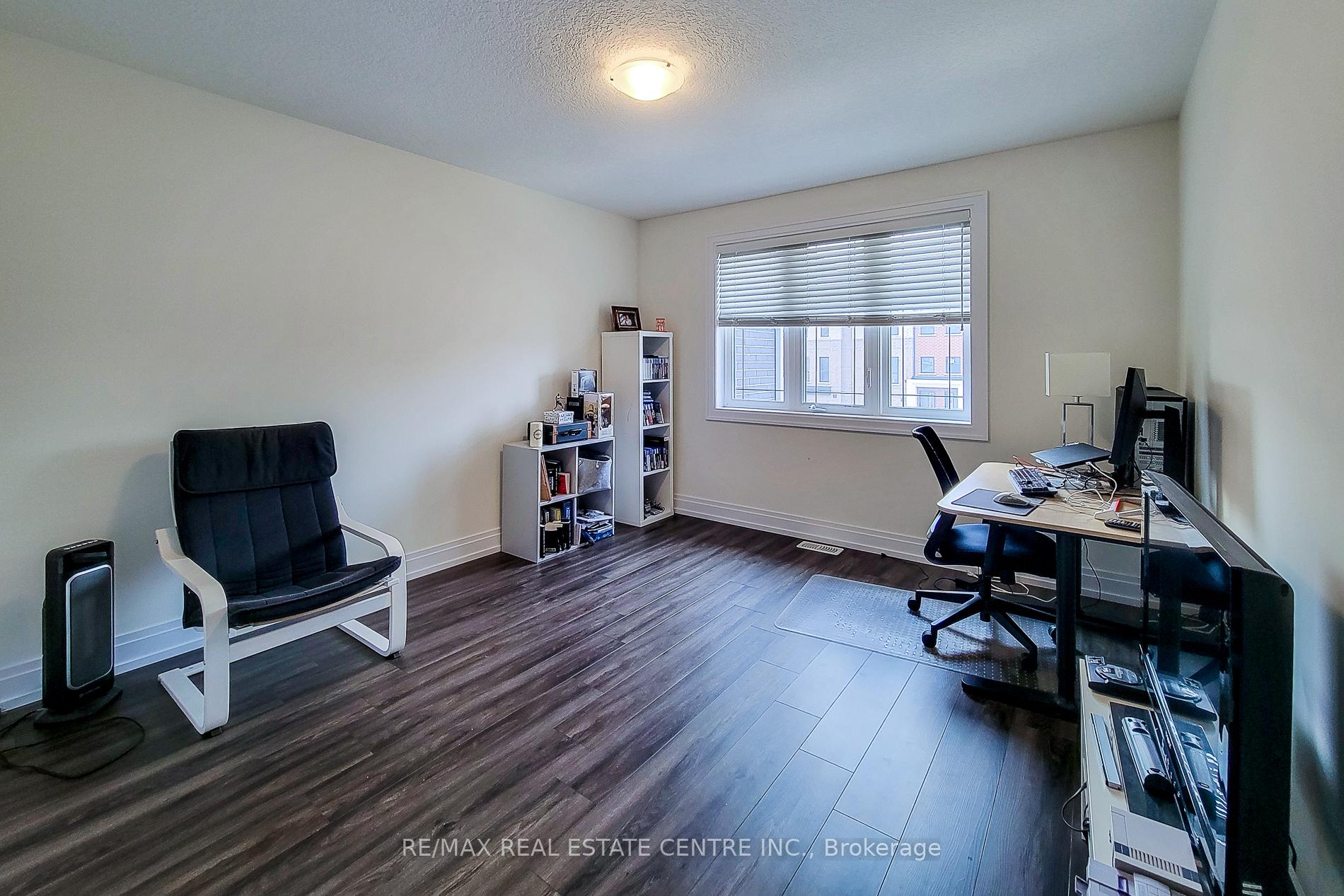 Photo 39 of 64 Great Falls Boulevard, Hamilton, Waterdown — HOMEH