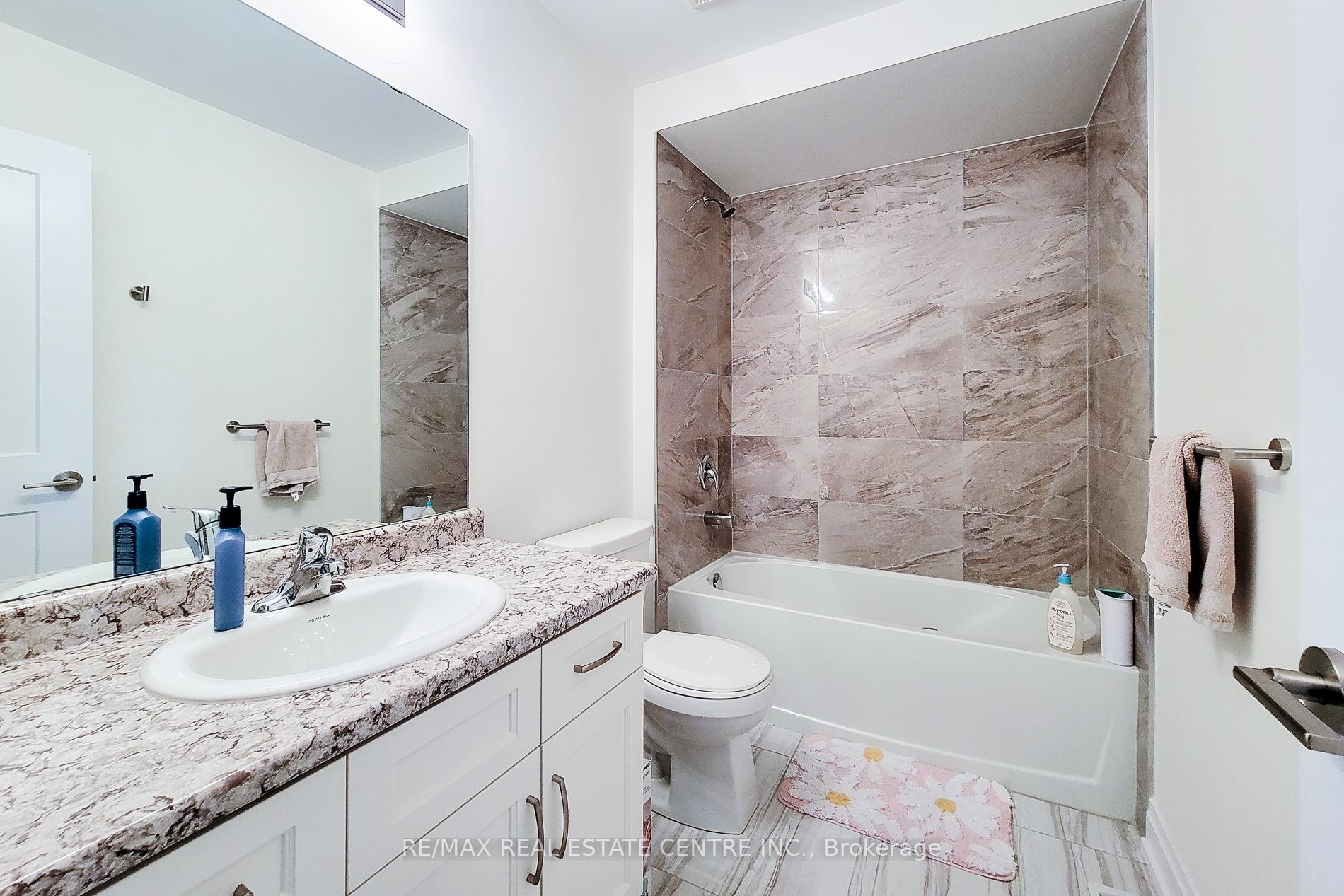 Photo 41 of 64 Great Falls Boulevard, Hamilton, Waterdown — HOMEH
