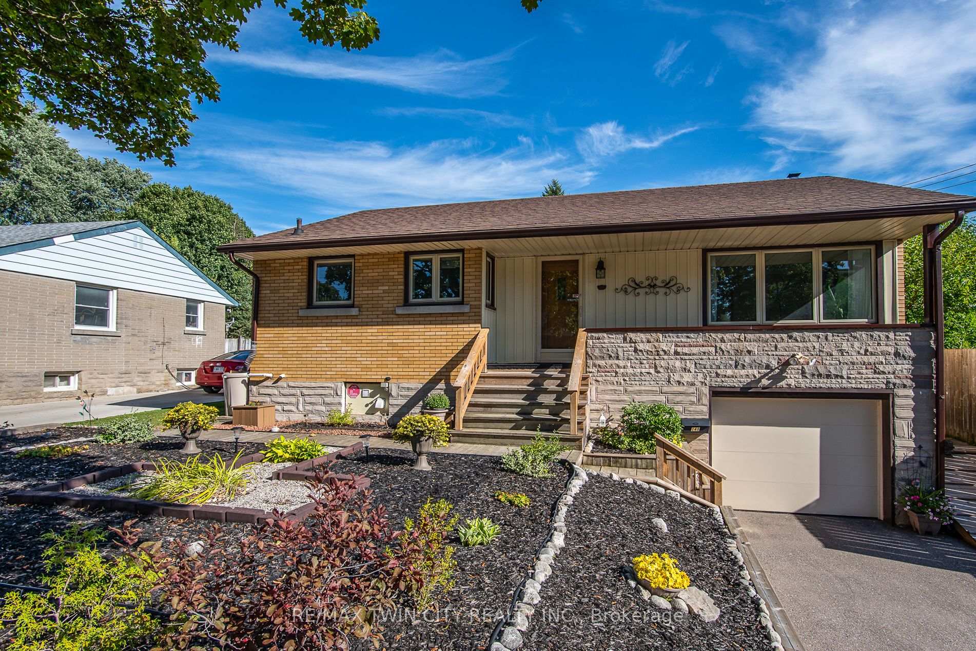 Photo 2 of 148 Siebert Avenue, Kitchener, Vanier - Kitchener — HOMEH