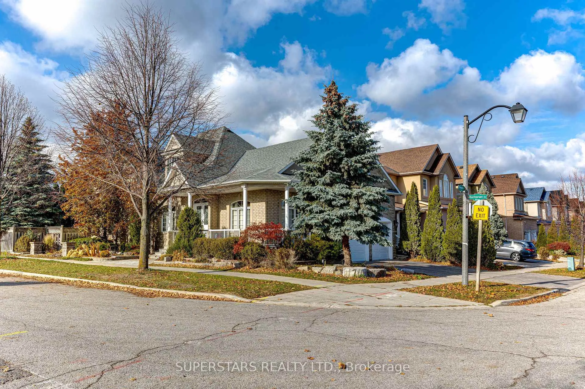 Photo 2 of 2 Chimenti Court, Markham, Unionville — HOMEH