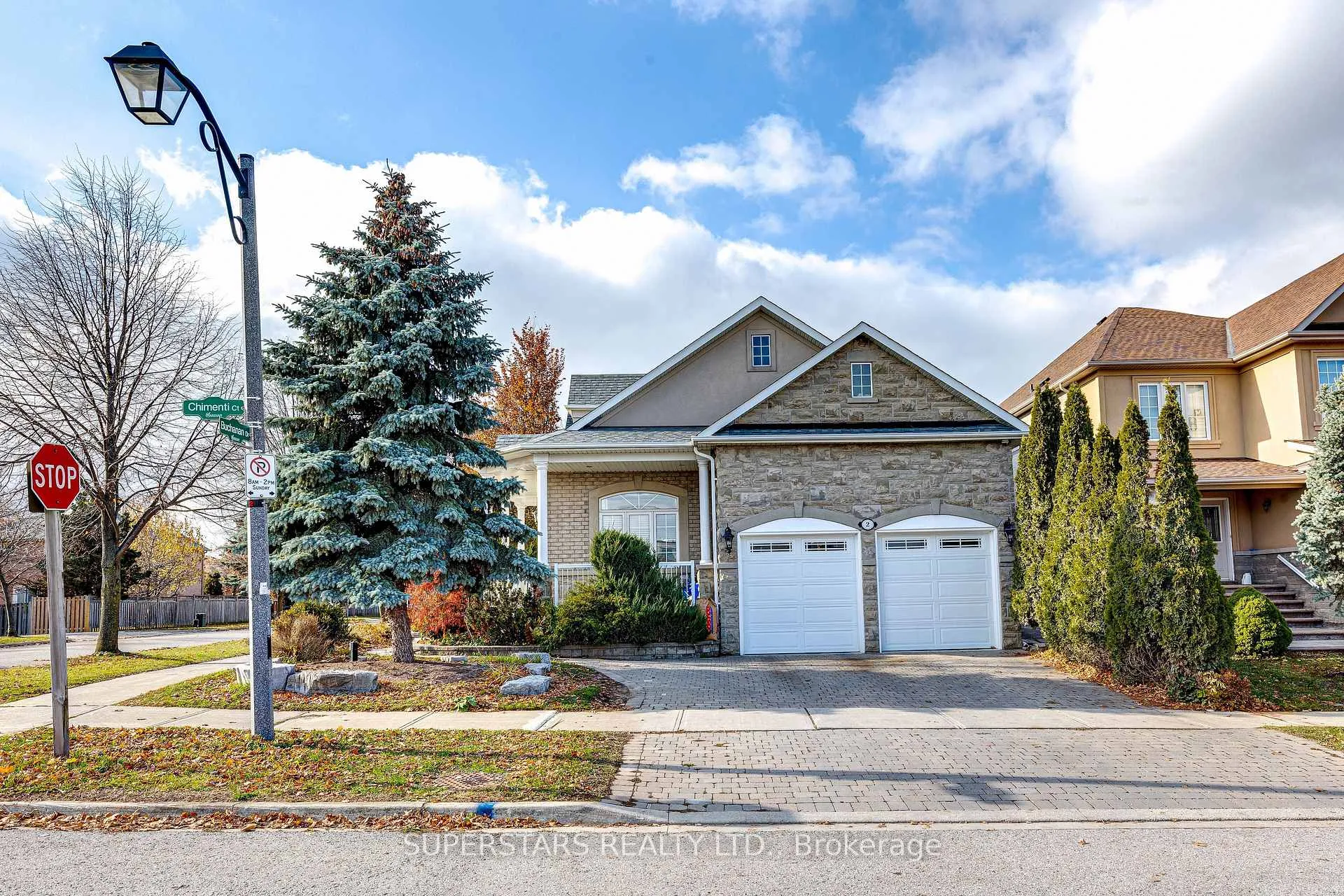 Photo 3 of 2 Chimenti Court, Markham, Unionville — HOMEH