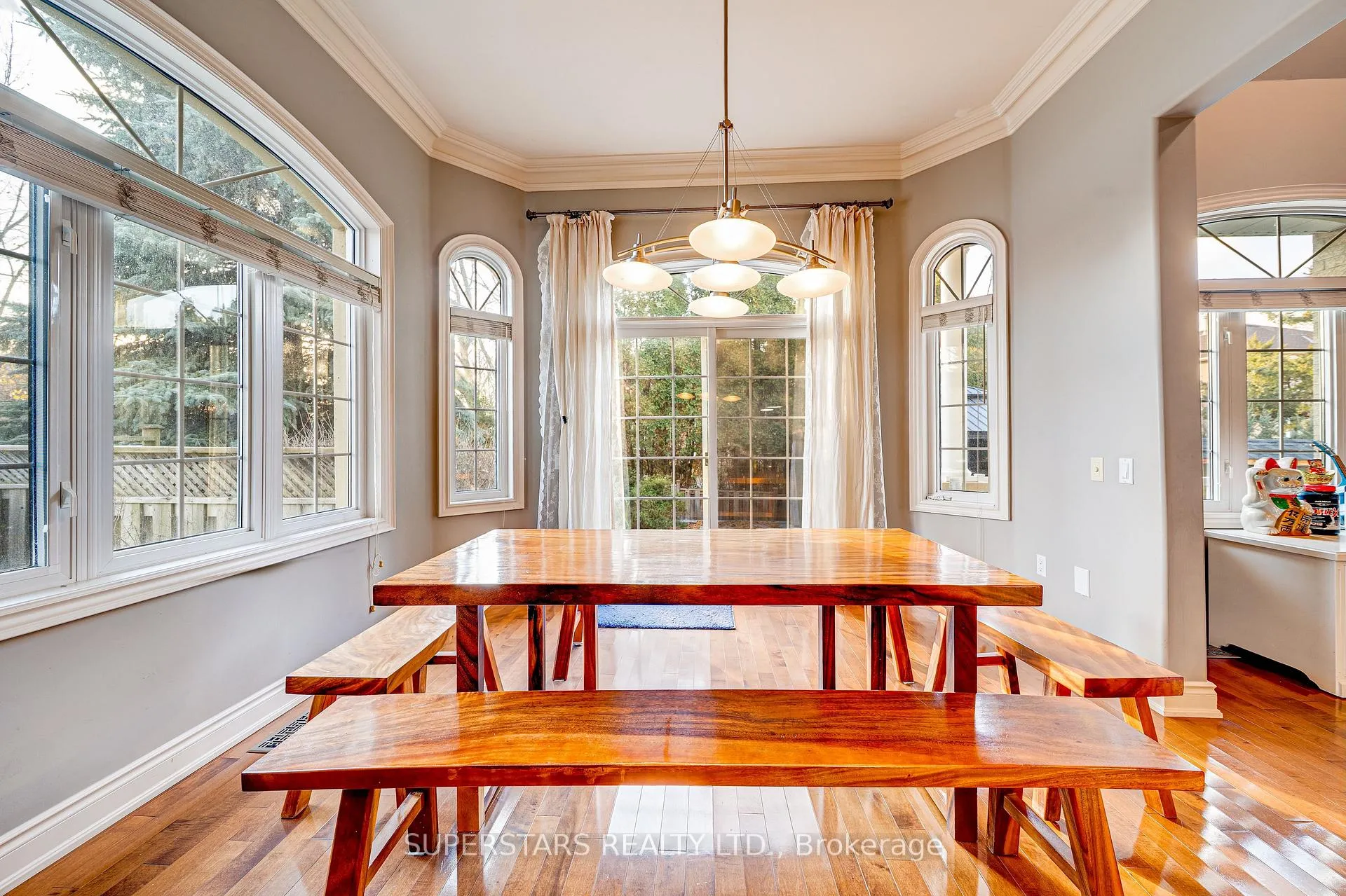 Photo 11 of 2 Chimenti Court, Markham, Unionville — HOMEH