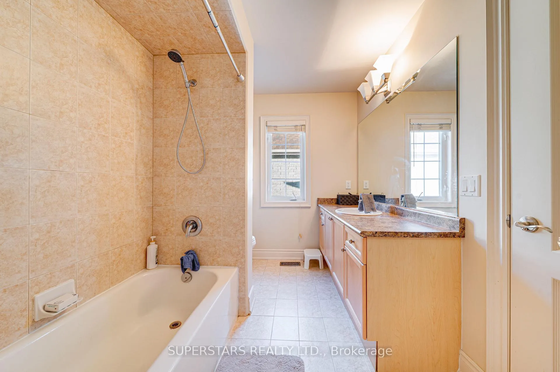 Photo 22 of 2 Chimenti Court, Markham, Unionville — HOMEH