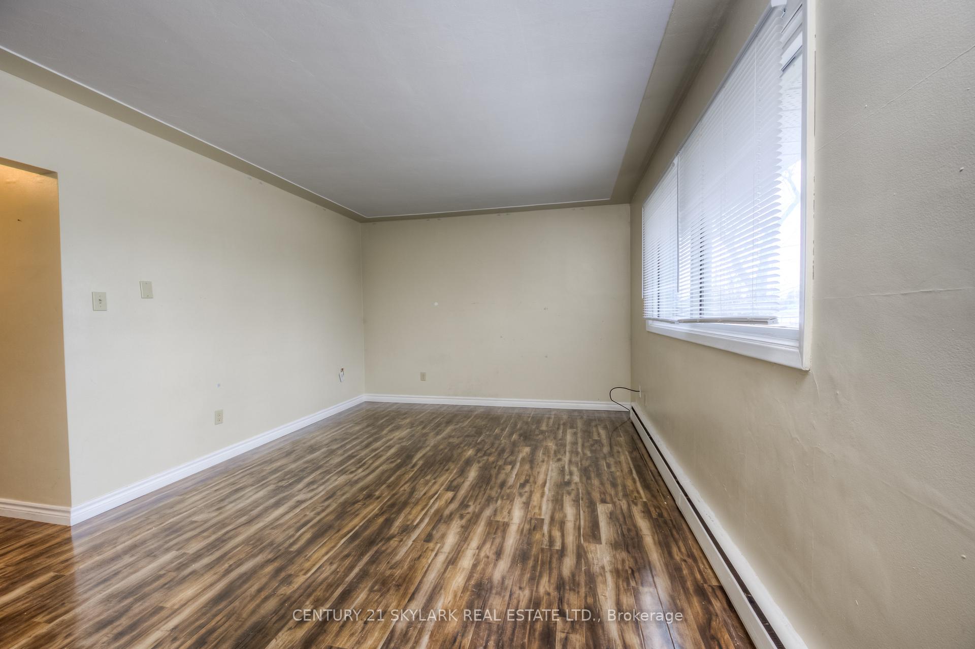 Photo 3 of Unit 4, 75 Highland Road E, Kitchener — HOMEH