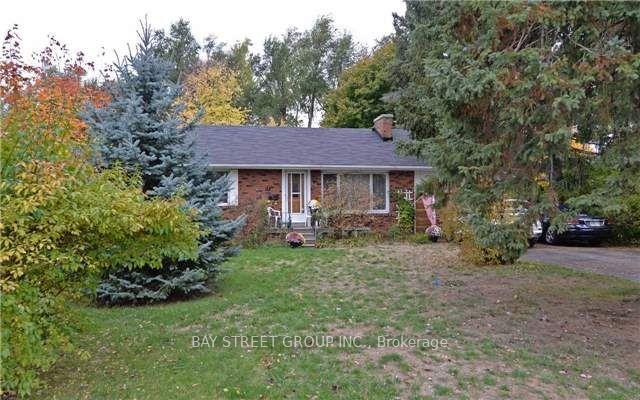 Photo 2 of 14 Honeybourne Crescent, Markham, Bullock — HOMEH
