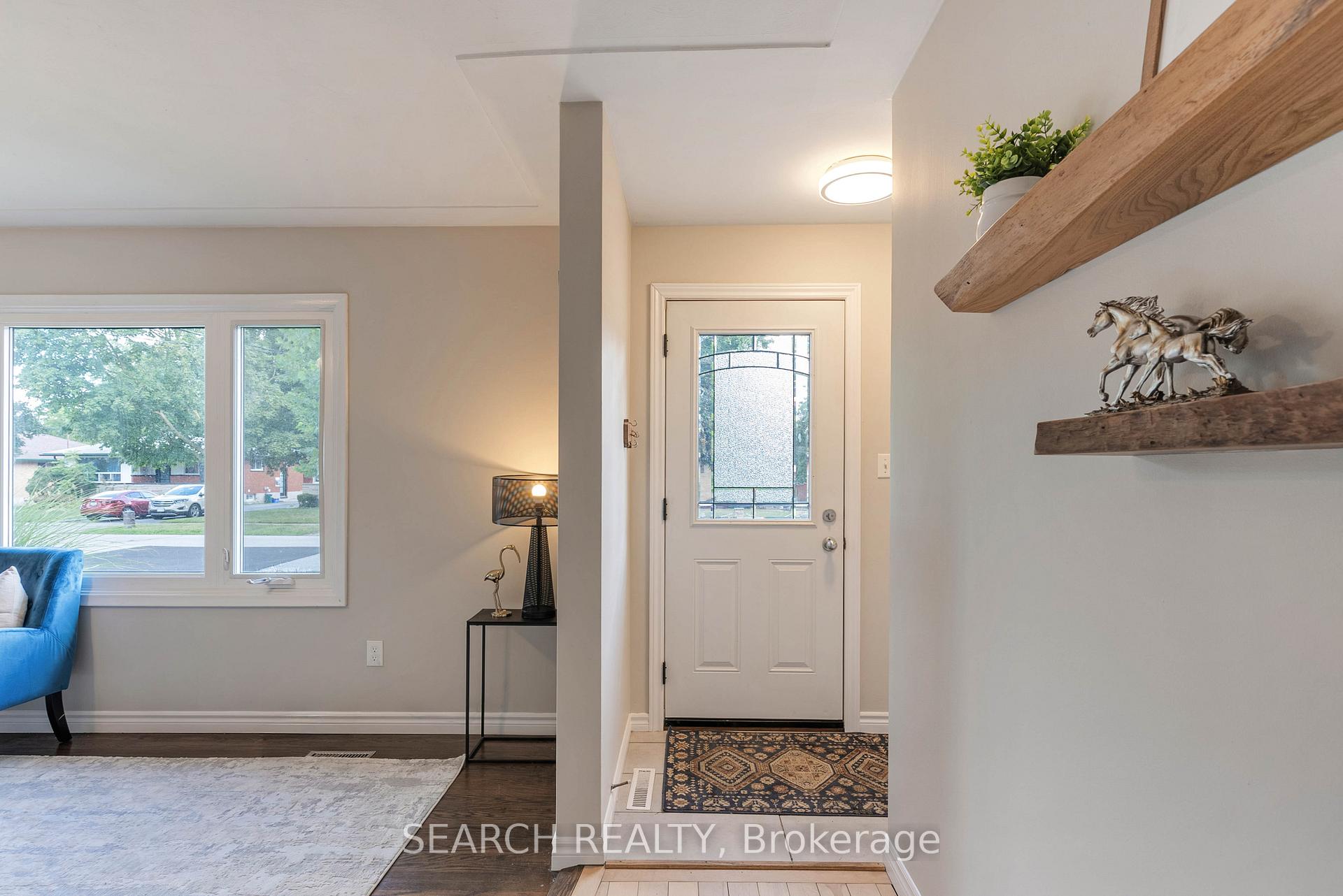 Photo 3 of 82 Southmoor Drive, Kitchener — HOMEH