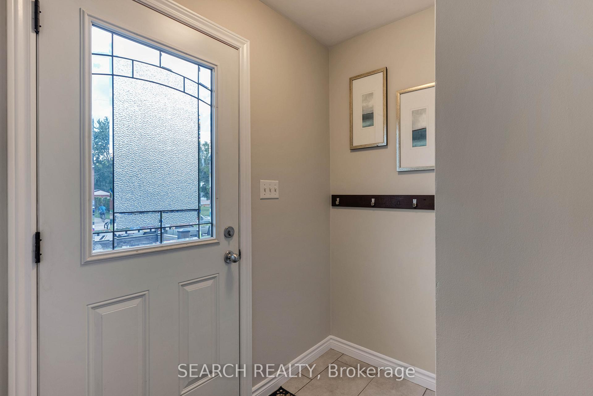Photo 4 of 82 Southmoor Drive, Kitchener — HOMEH