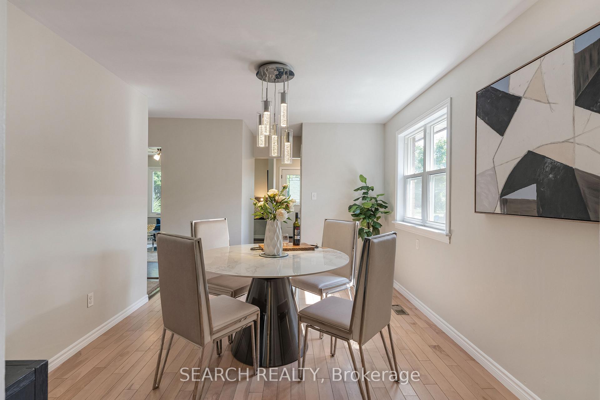 Photo 11 of 82 Southmoor Drive, Kitchener — HOMEH