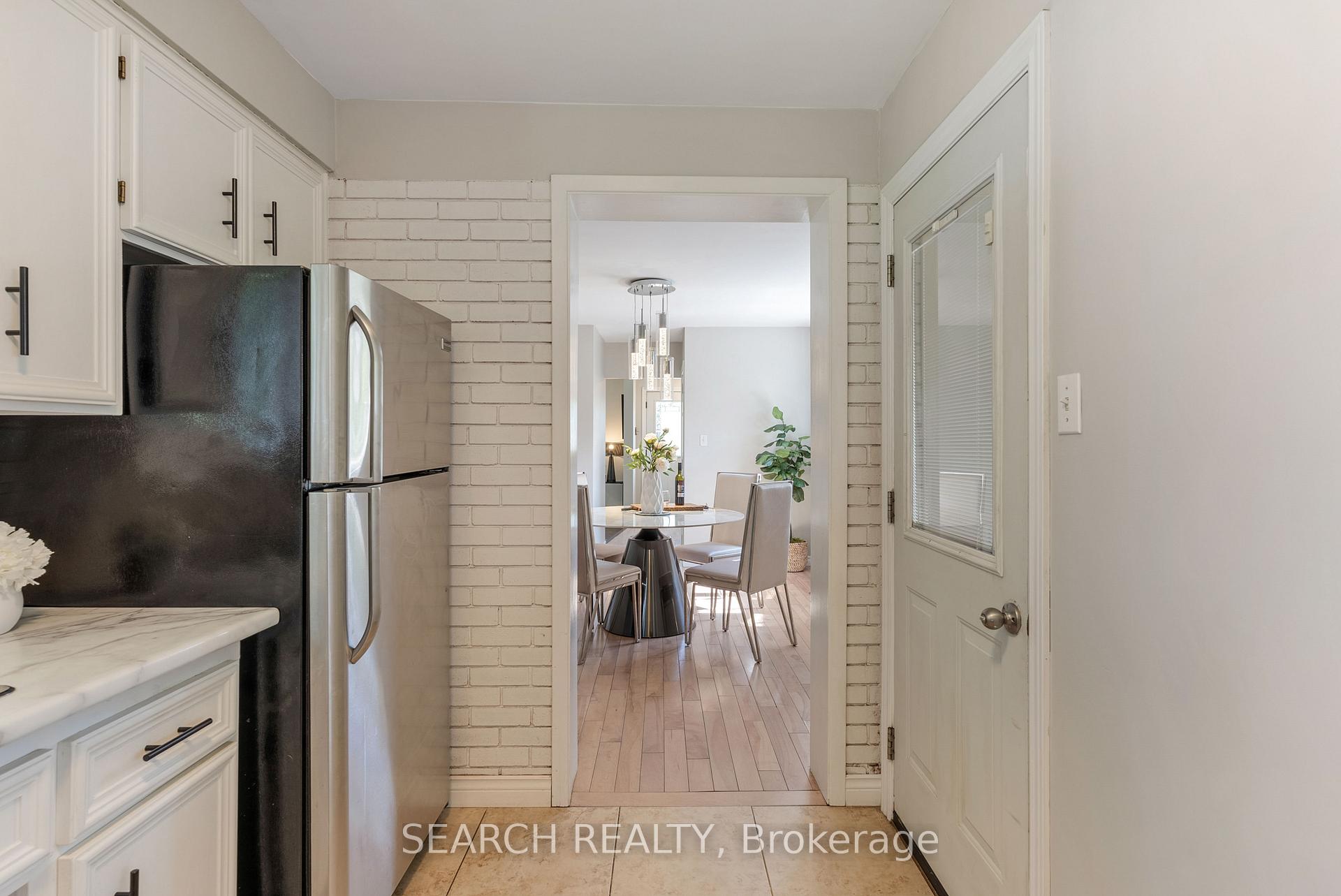 Photo 14 of 82 Southmoor Drive, Kitchener — HOMEH