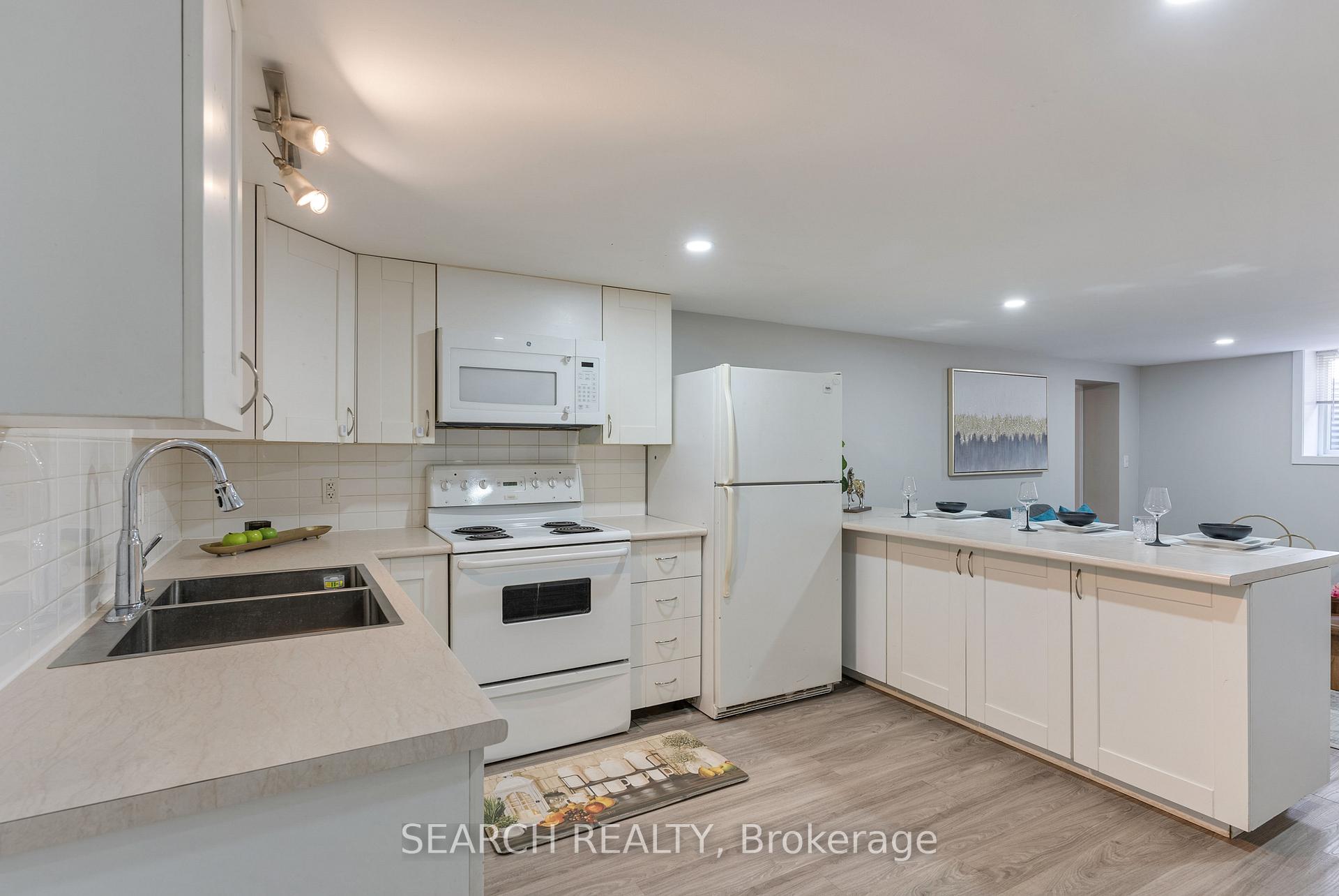 Photo 34 of 82 Southmoor Drive, Kitchener — HOMEH