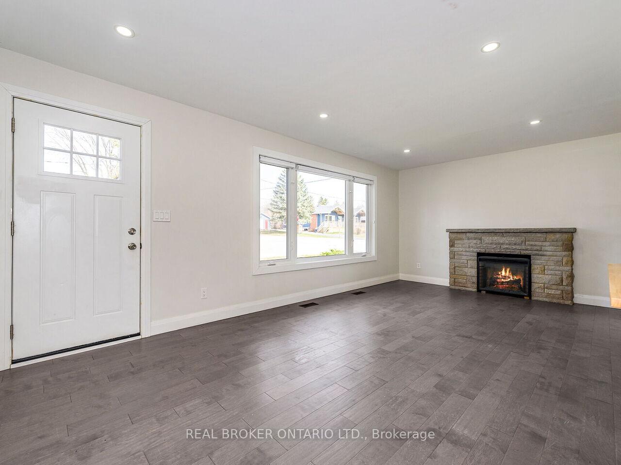 Photo 12 of 23 James Street, Hamilton, Waterdown — HOMEH
