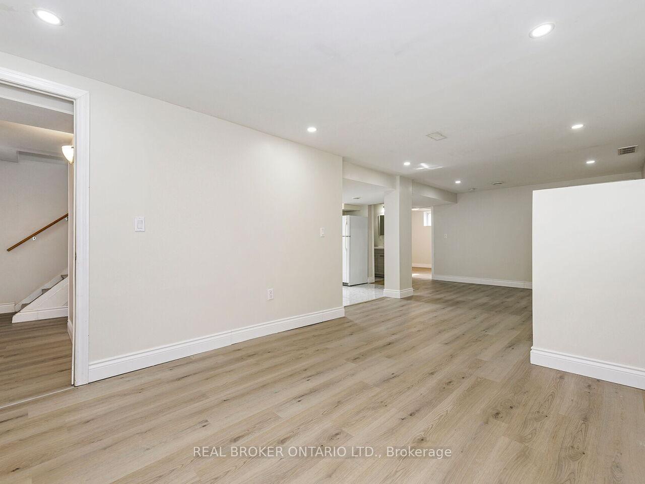 Photo 13 of 23 James Street, Hamilton, Waterdown — HOMEH