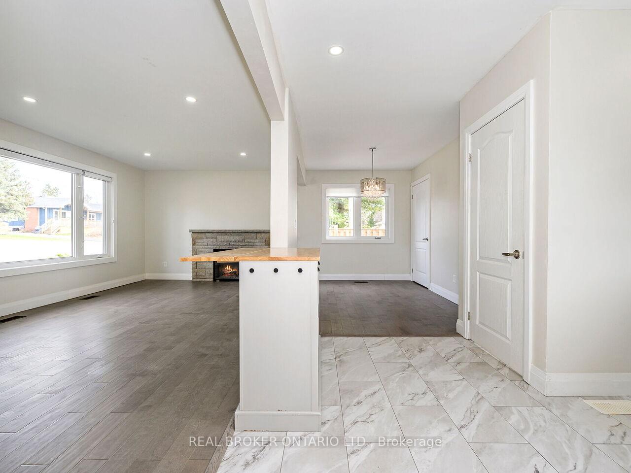 Photo 17 of 23 James Street, Hamilton, Waterdown — HOMEH