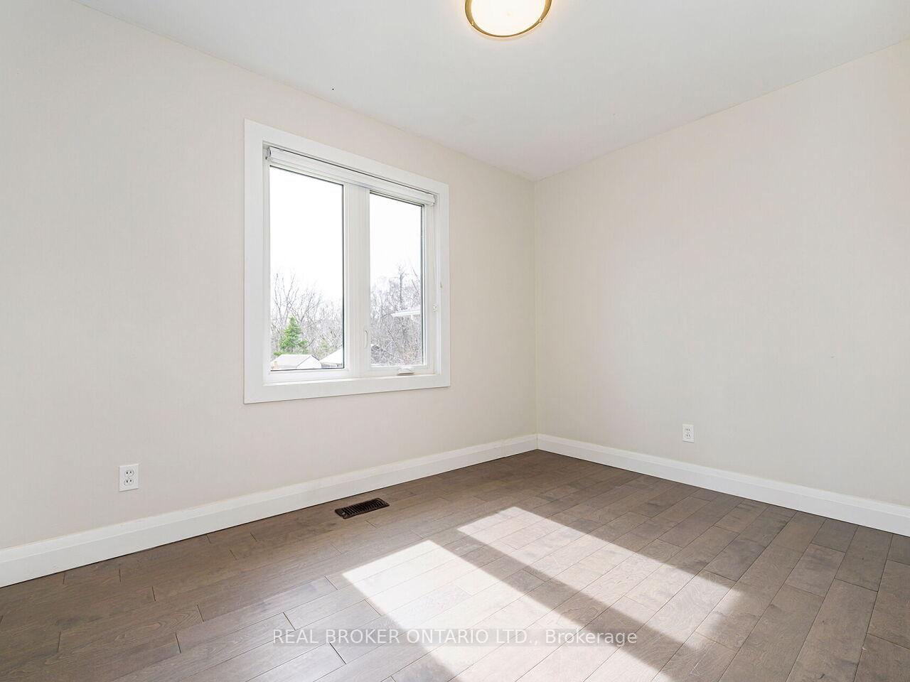 Photo 21 of 23 James Street, Hamilton, Waterdown — HOMEH