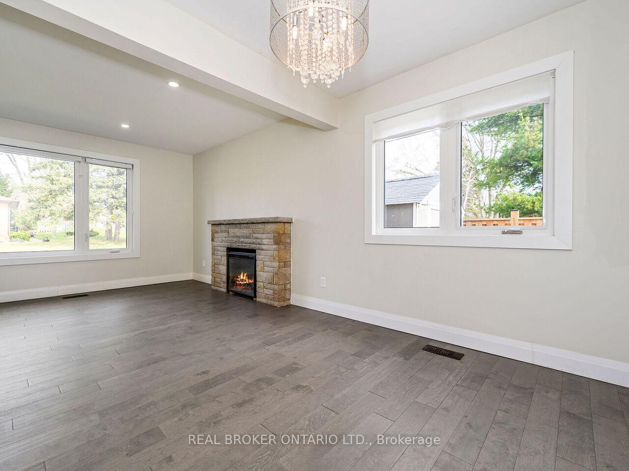 Photo 25 of 23 James Street, Hamilton, Waterdown — HOMEH