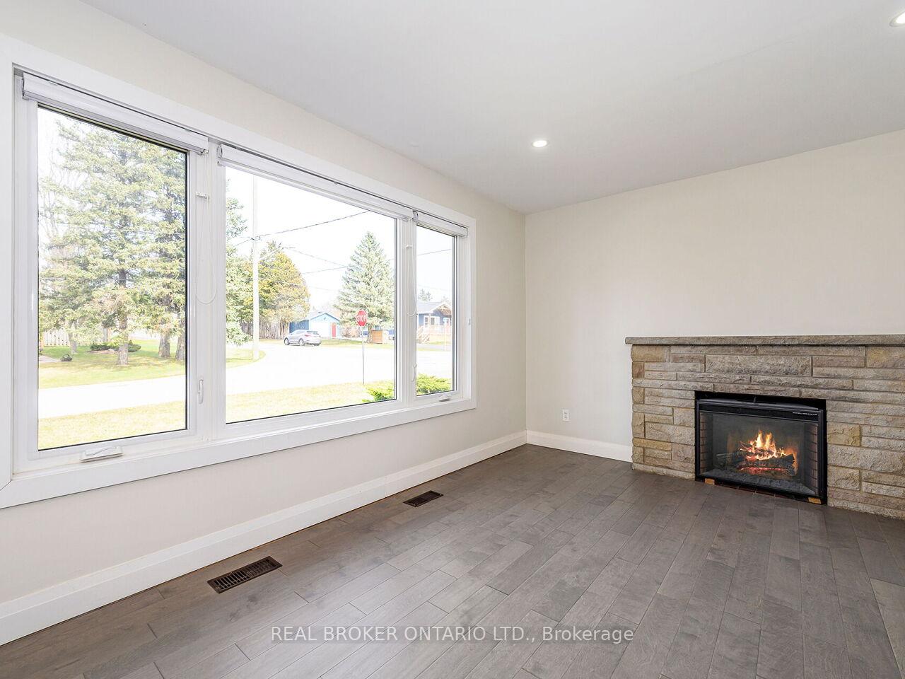 Photo 27 of 23 James Street, Hamilton, Waterdown — HOMEH
