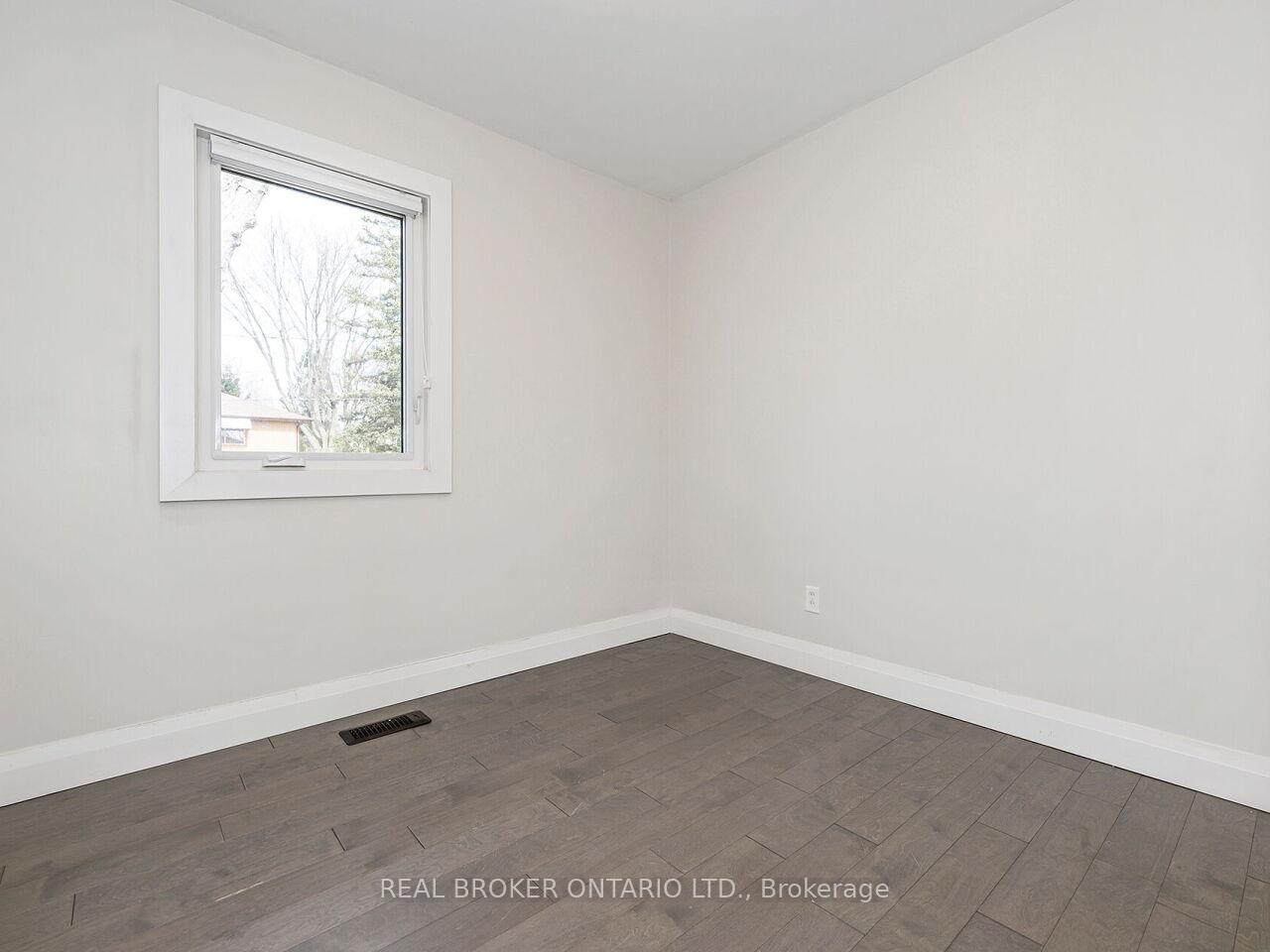 Photo 28 of 23 James Street, Hamilton, Waterdown — HOMEH