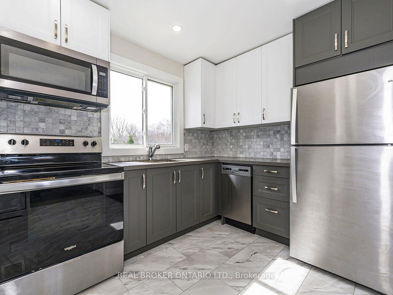 Photo 30 of 23 James Street, Hamilton, Waterdown — HOMEH
