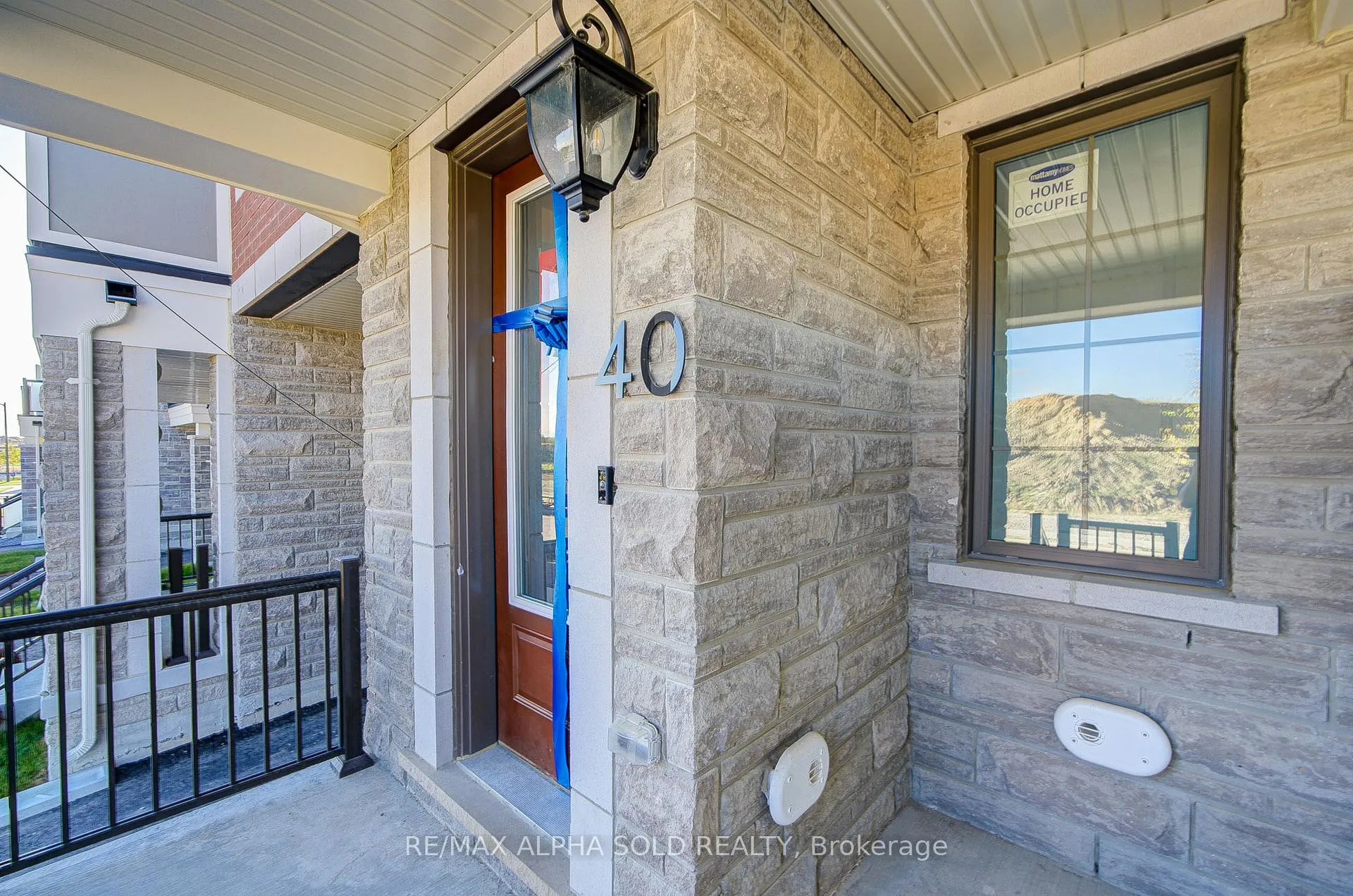 Photo 5 of 40 Azure Drive, Markham, Rural Markham — HOMEH