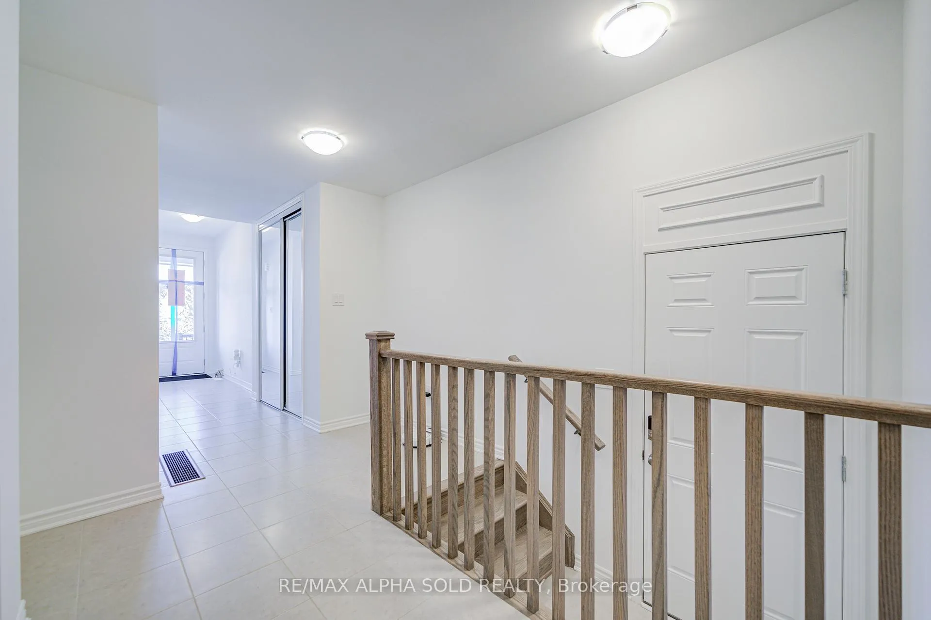 Photo 11 of 40 Azure Drive, Markham, Rural Markham — HOMEH