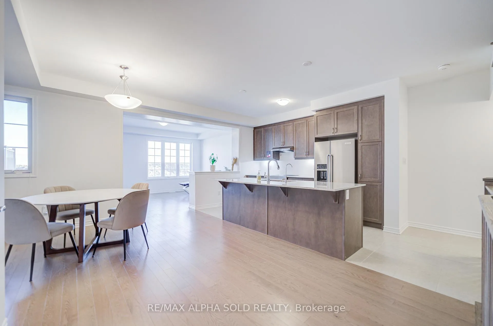 Photo 13 of 40 Azure Drive, Markham, Rural Markham — HOMEH