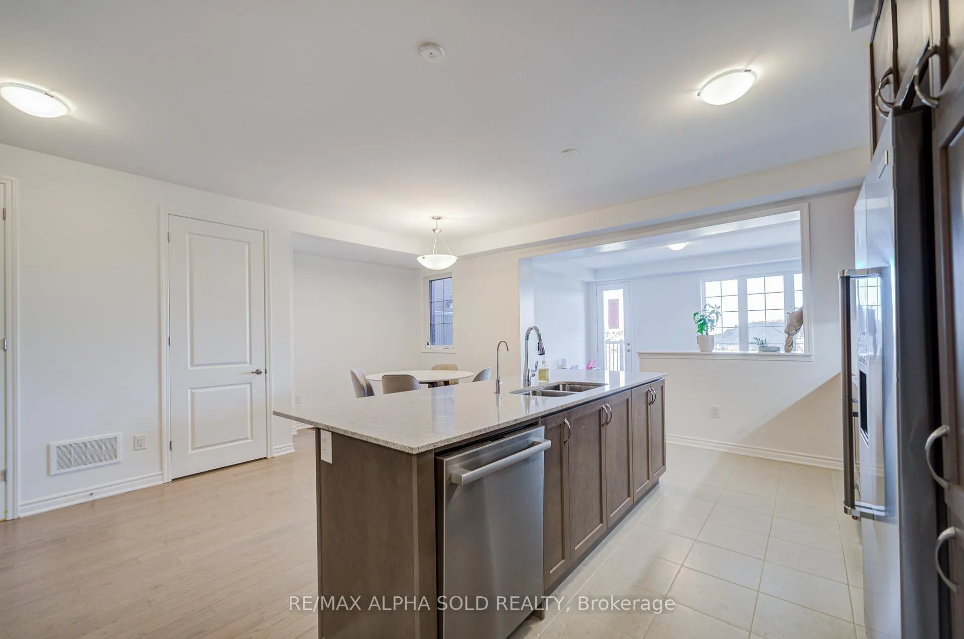 Photo 17 of 40 Azure Drive, Markham, Rural Markham — HOMEH