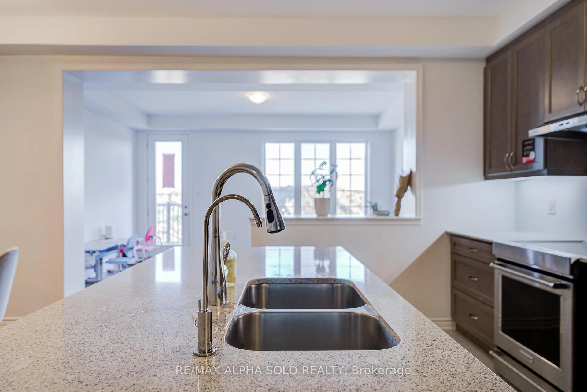 Photo 19 of 40 Azure Drive, Markham, Rural Markham — HOMEH