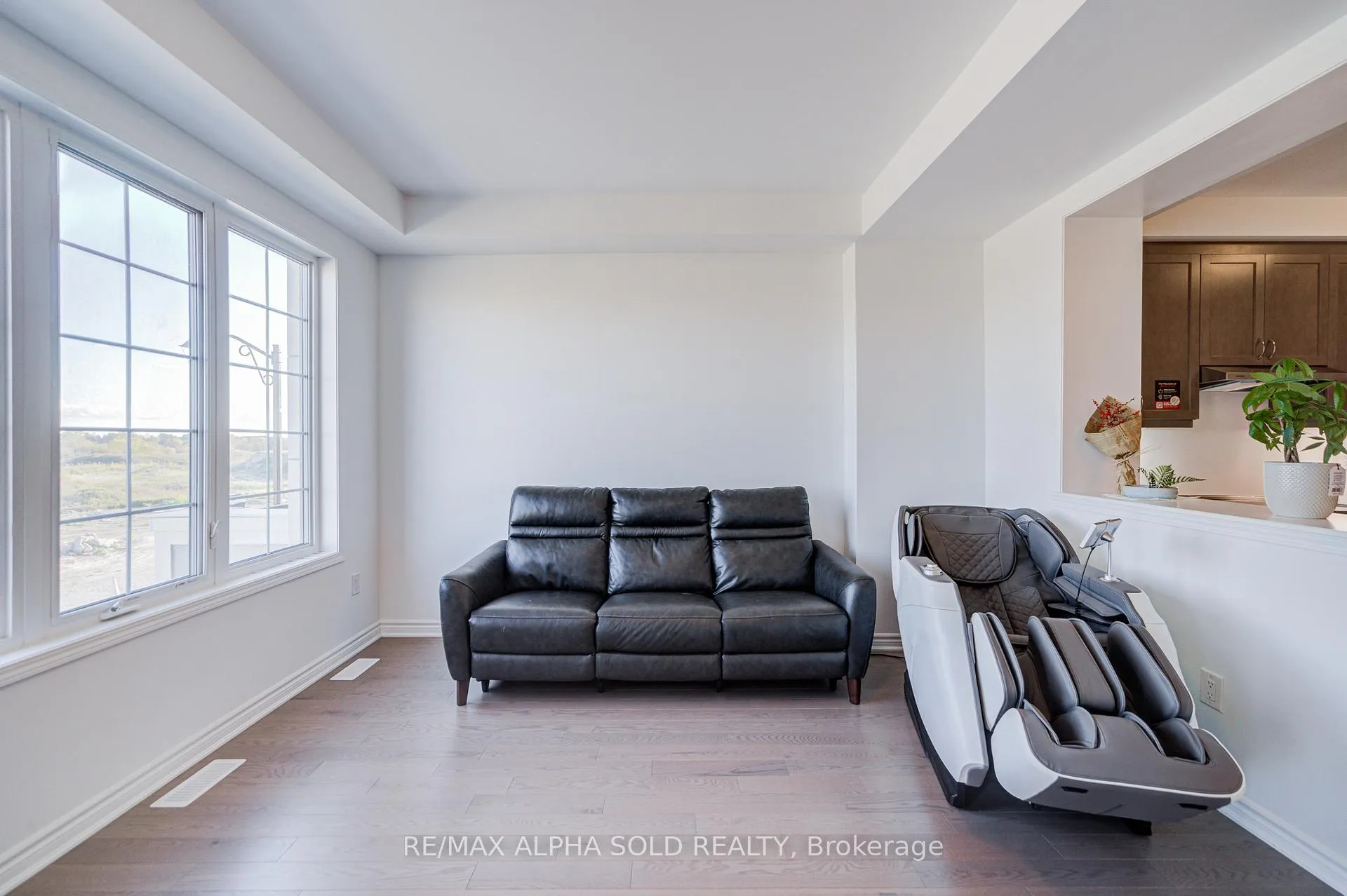 Photo 26 of 40 Azure Drive, Markham, Rural Markham — HOMEH
