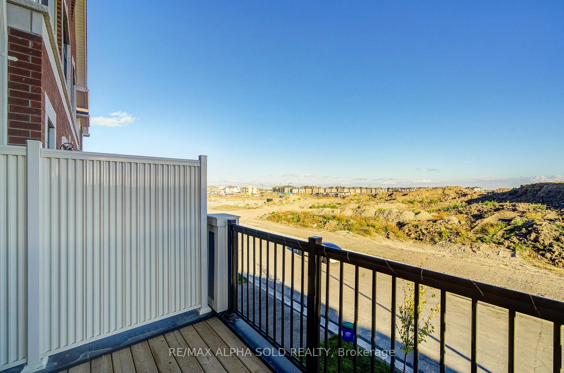 Photo 30 of 40 Azure Drive, Markham, Rural Markham — HOMEH
