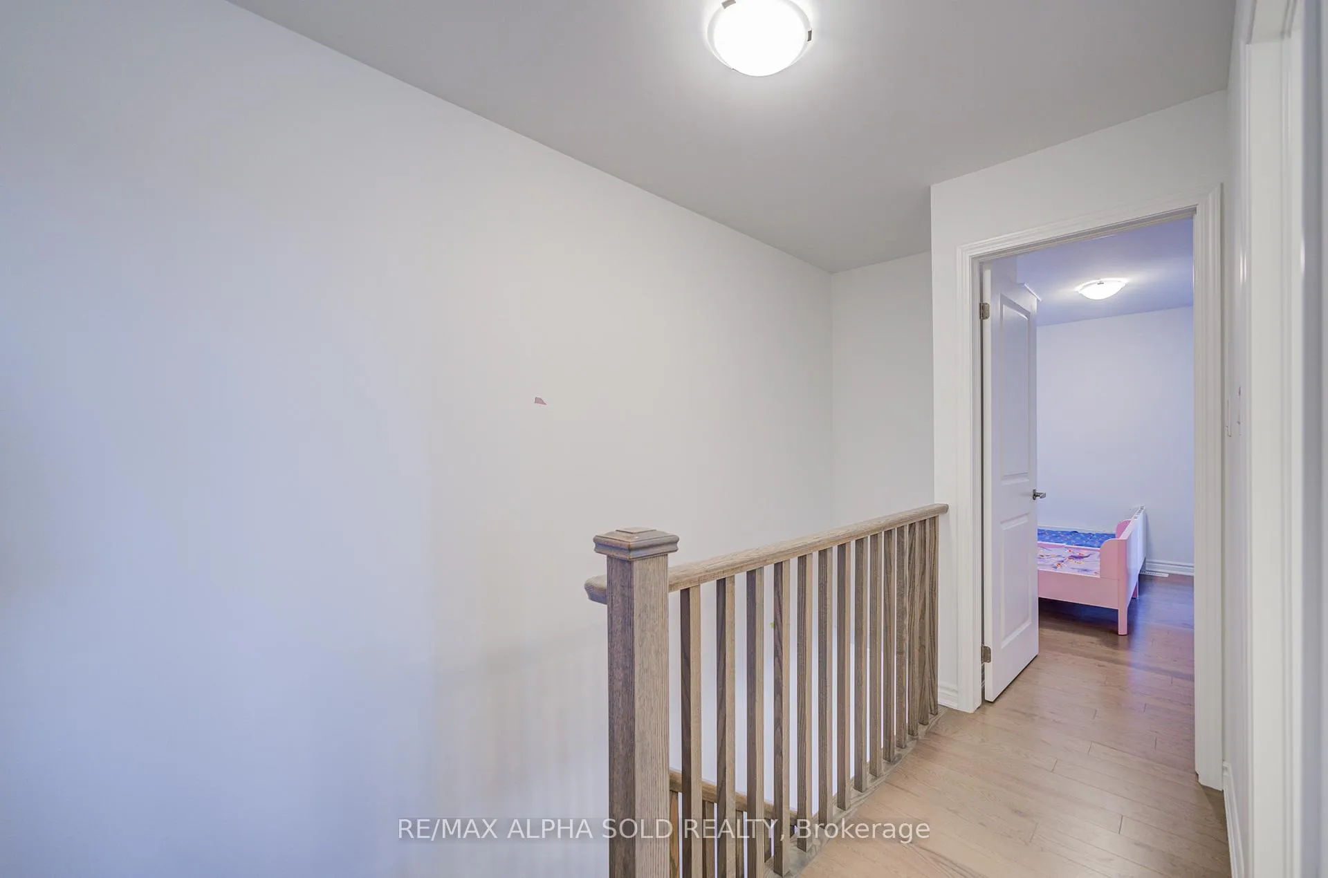 Photo 33 of 40 Azure Drive, Markham, Rural Markham — HOMEH