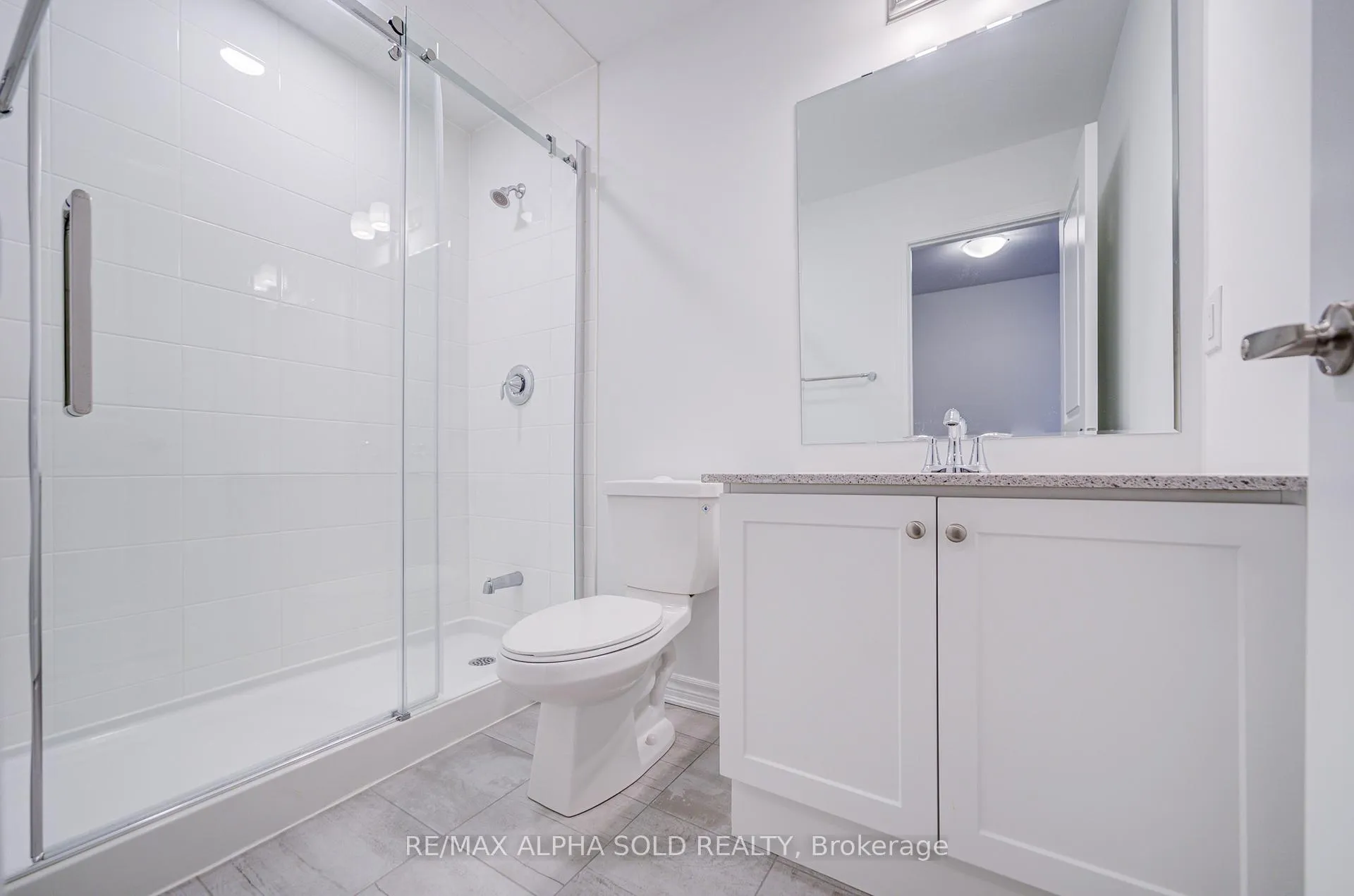 Photo 35 of 40 Azure Drive, Markham, Rural Markham — HOMEH
